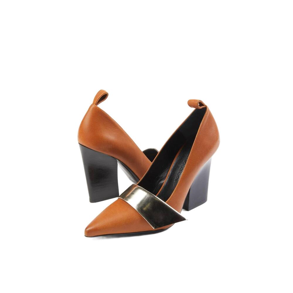 NEW ATIANA nine 2 fiver high heel in tan